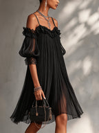 Vittoria | Mini abito nero in chiffon con spalle scoperte e bordura in pizzo