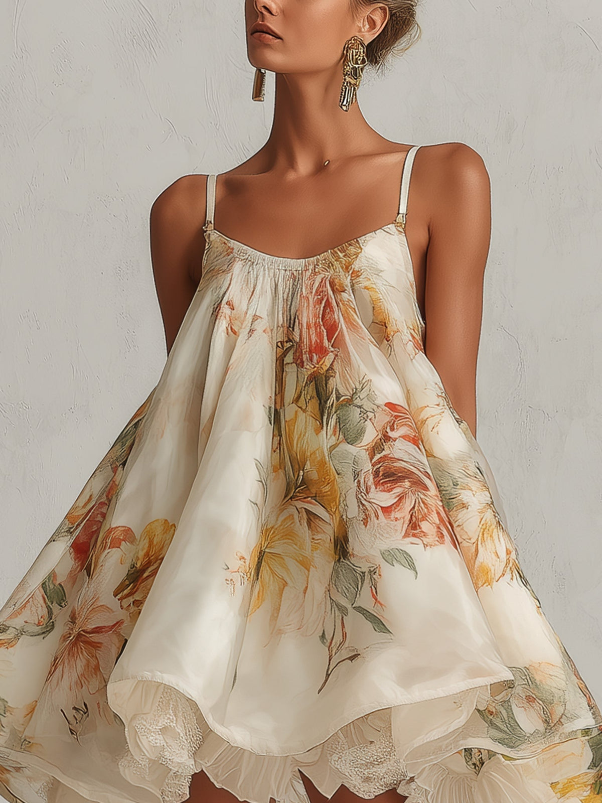 Blanche | Mini Abito Trapezio in Organza Floreale Beige con Bordo in Pizzo
